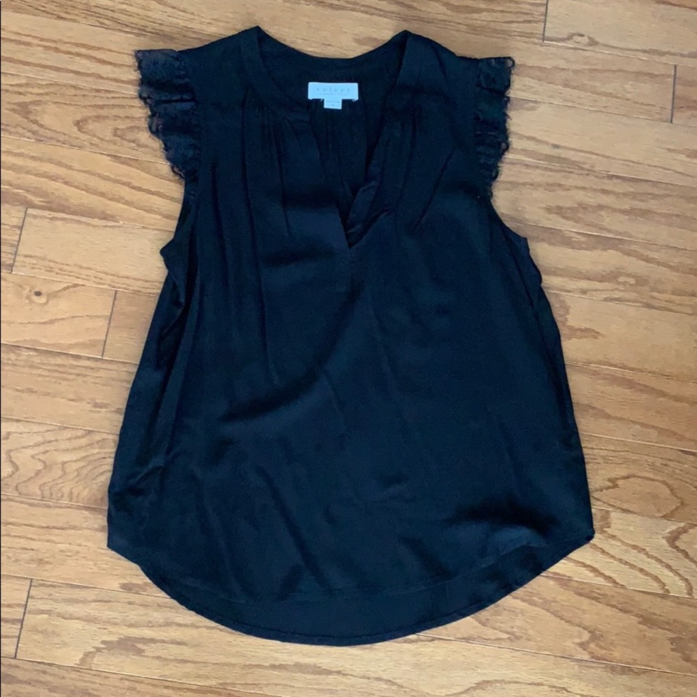 Velvet by Graham & Spencer Top Size Small